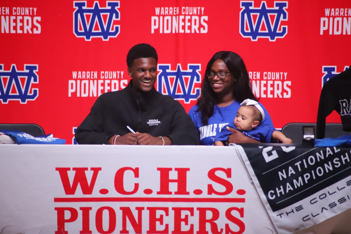Scott signs with MTSU