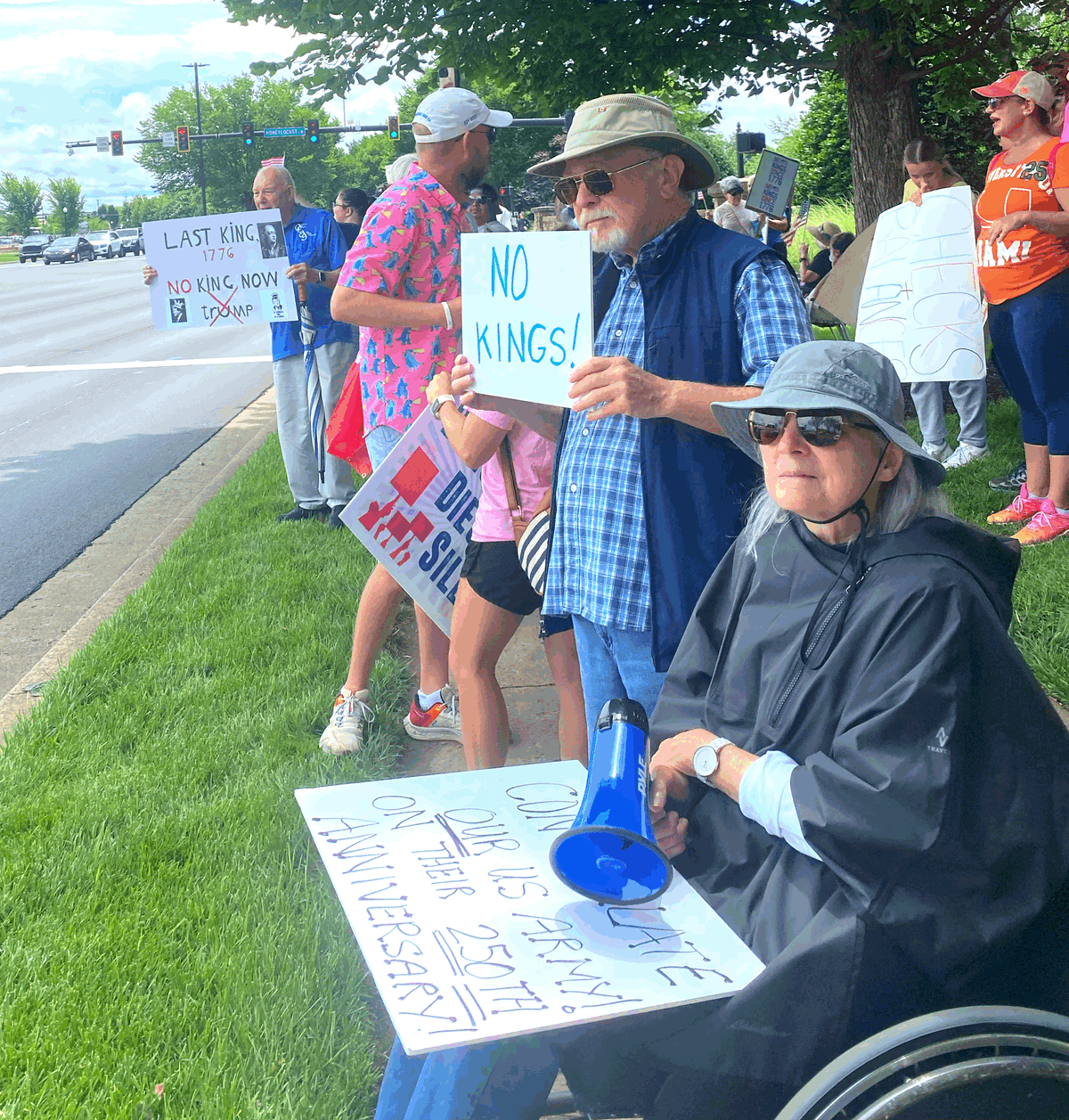 Tennesseans join others across country in ‘No Kings’ protest