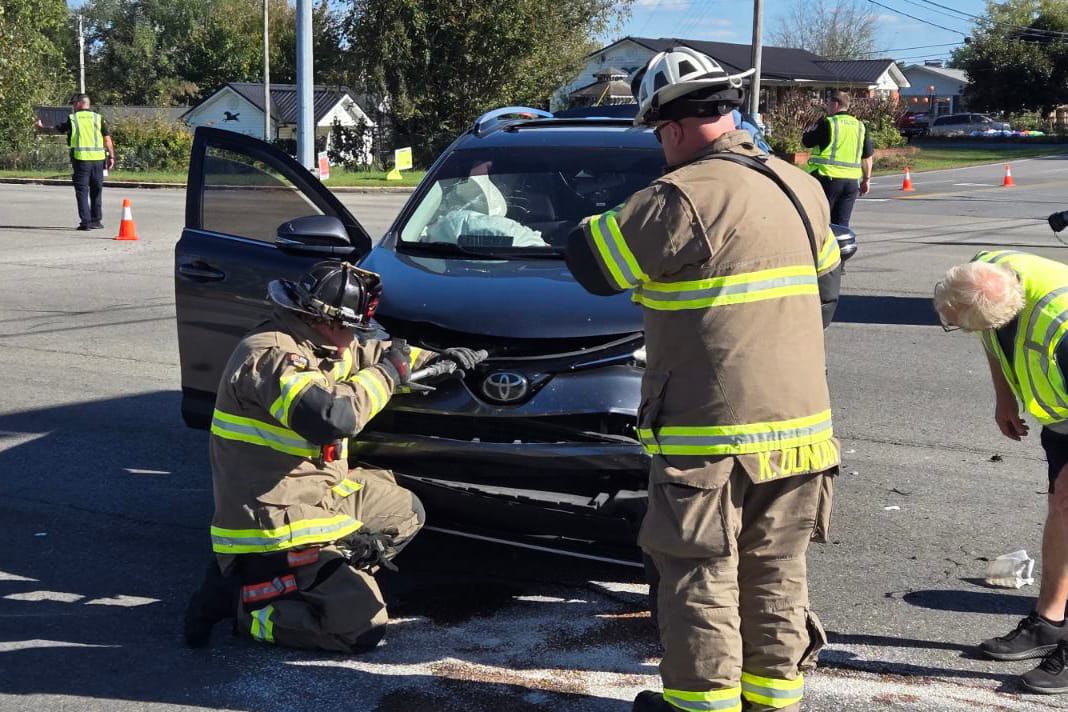 Monday crash injures one