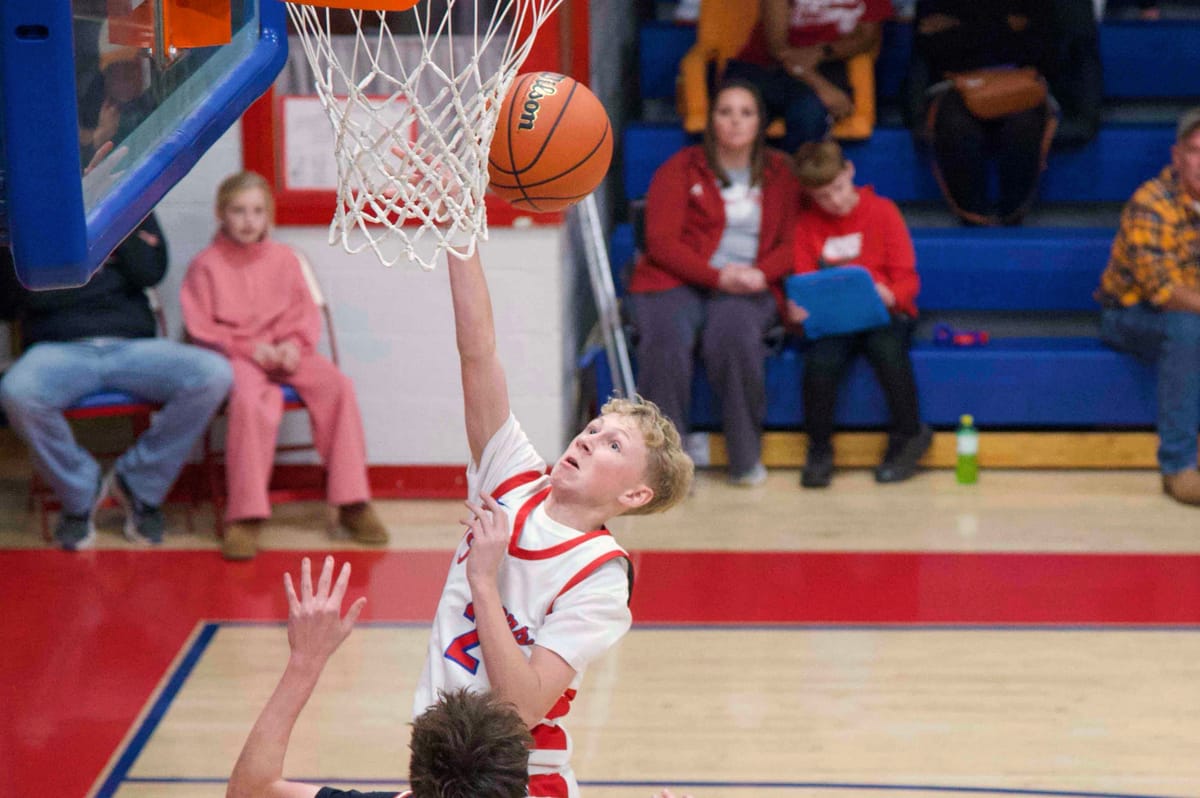 Pioneers scratch back, win eighth straight