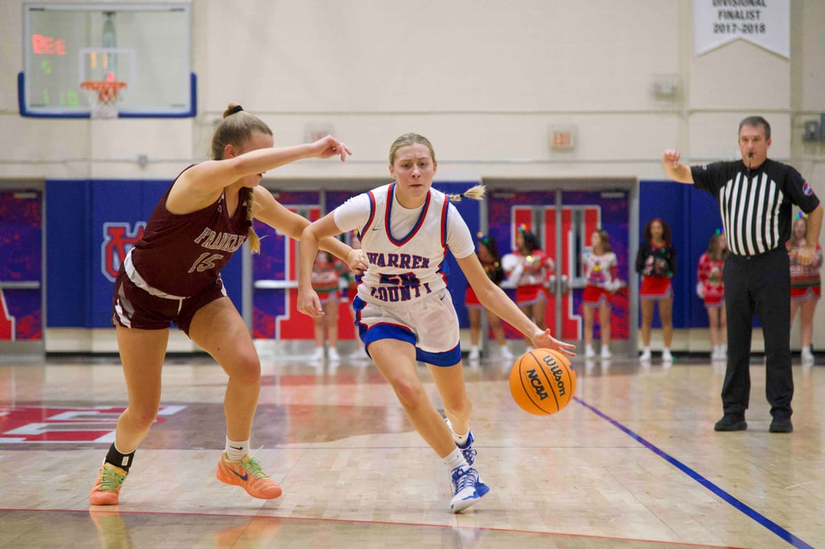 Lady Pioneers sail away from Admirals