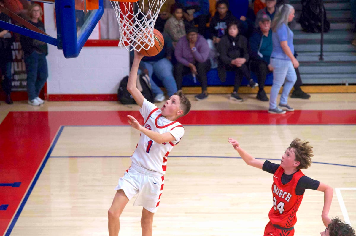 Warren earns another split decision at North