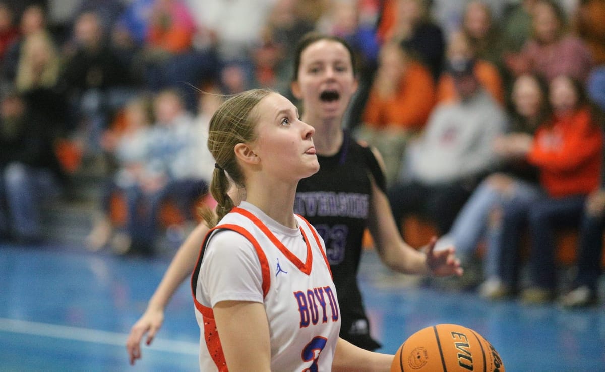 Lady Broncos advance in state