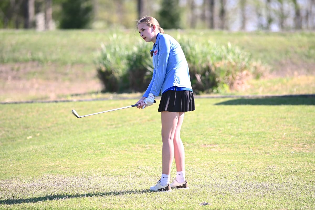 WCMS golf falls in home tri-match