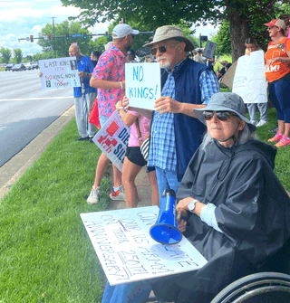 Tennesseans join others across country in ‘No Kings’ protest