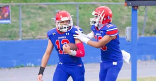 Pioneers chomp Gators, win third straight