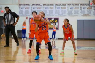 Lady Broncos, Broncos gallop into championship round