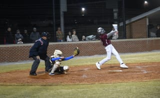 Warriors erupt for 37 runs in doubleheader sweep