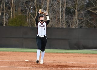 Another night, another rout: Warriorettes stay red hot