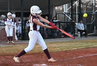 Warriorettes explode early, cruise past DeKalb