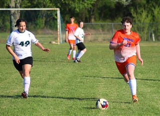 Broncos back in win column