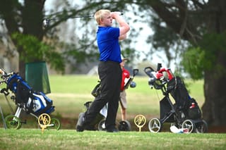 Pioneers shave strokes, Raiders set pace