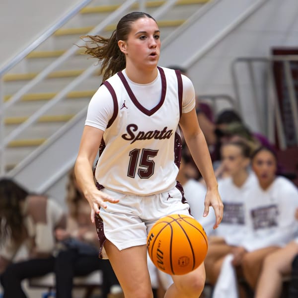 Warriorettes hang on for road win in Livingston