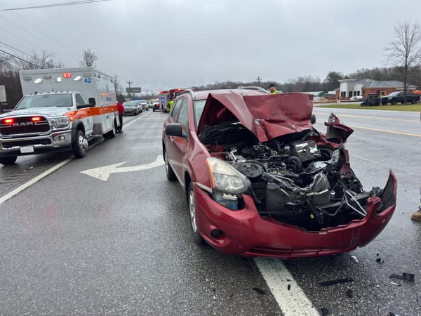 Two injured in Morrison wreck