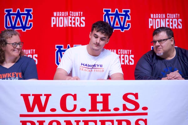 Saldana takes flight, signs with Hawkeye