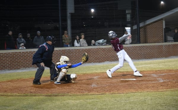 Warriors erupt for 37 runs in doubleheader sweep