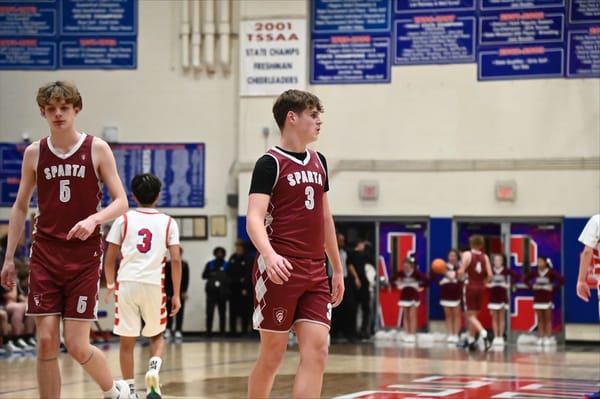 Warriors ruin the Bruins’ night as they drop 51 on Lake Forest