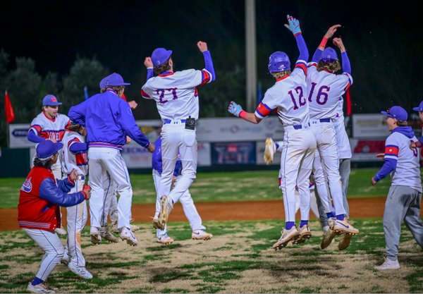 Pioneers walk-off Panthers for sixth straight win