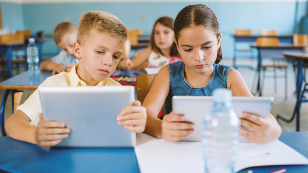 Tennessee lawmakers take aim at classroom screen time